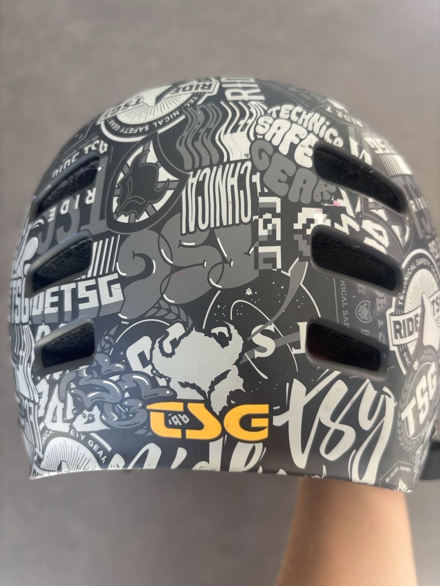 Helme: Velohelm – Gebraucht aus Riedholz von R8-82 2