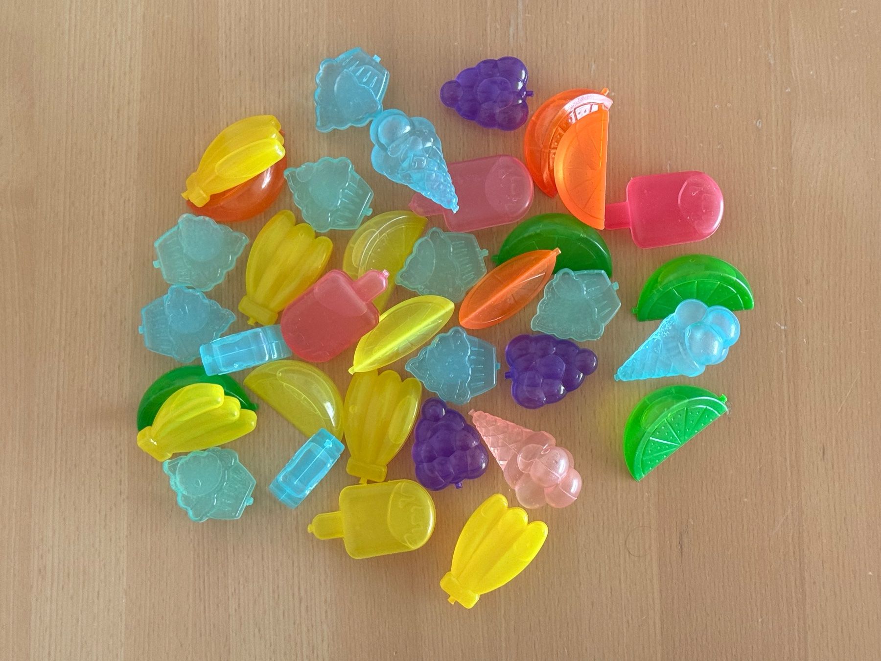 Alle Dekorationen: Frucht-Eiswürfel-Formen Kunststoff.  36 stk. NEU – Neu (gemäss Beschreibung) aus Weinfelden von Bauselina