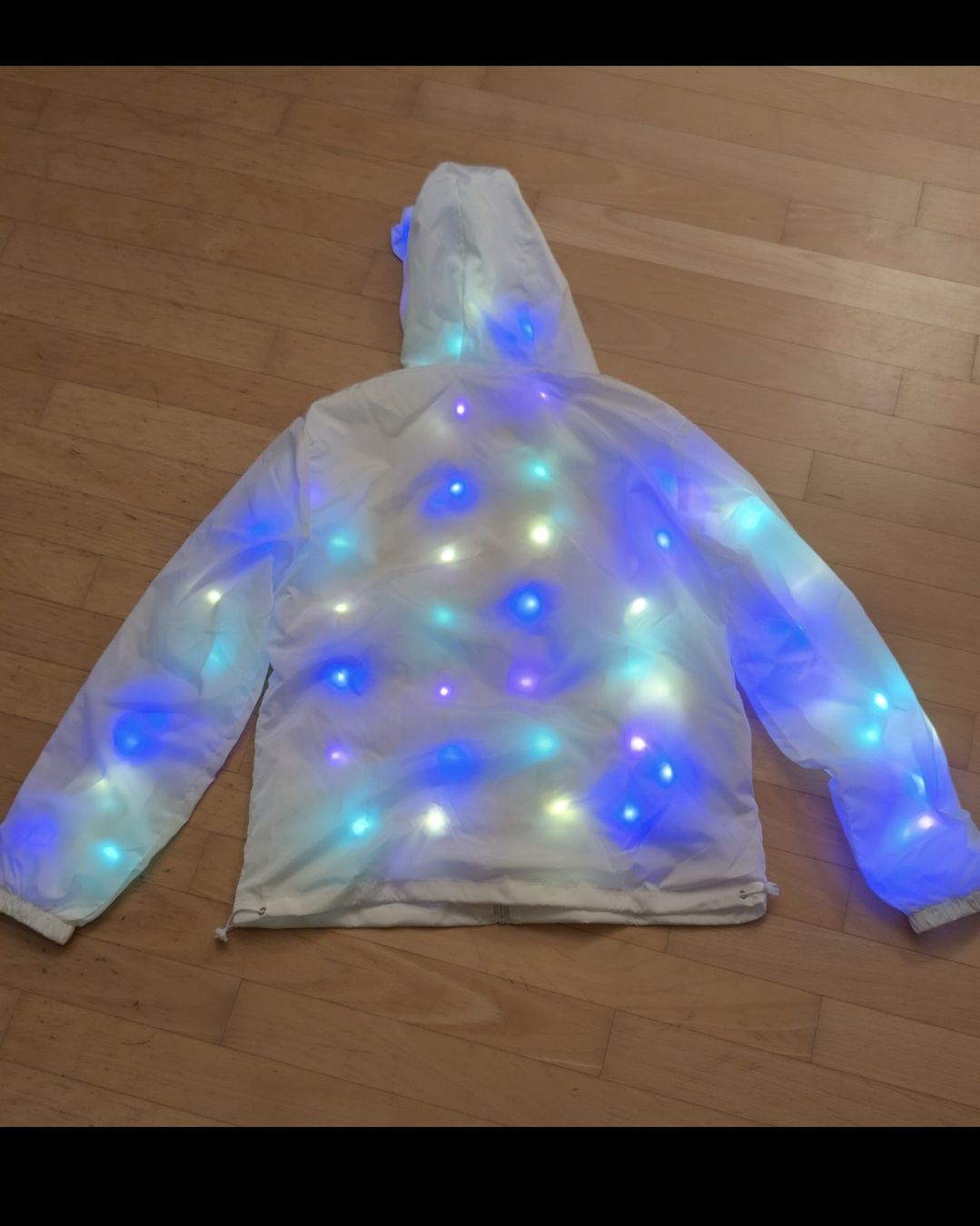 Jacken: LED Jacke – Gebraucht aus Rüschlikon von bazar030 1