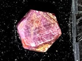 Natürlicher roh- Rubin, unbehandelt, funkelnd, 15.50ct