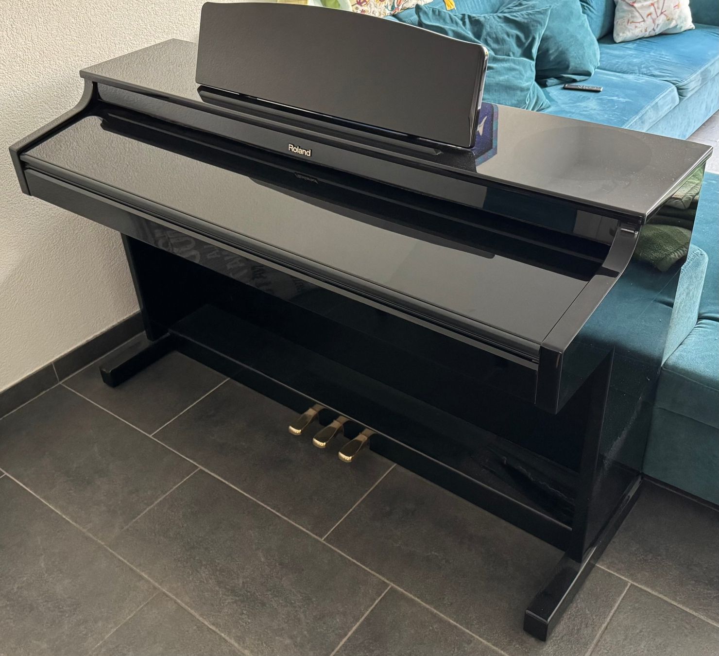 Roland Strumenti musicali: Digital Piano Roland HP 730 – Usato da Bern venduto da btr 1