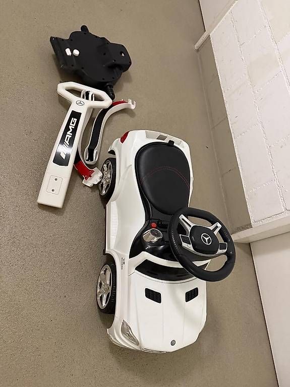 Fahrzeuge für Kinder: Kinder auto  – Gebraucht aus Baar von Elgrande12