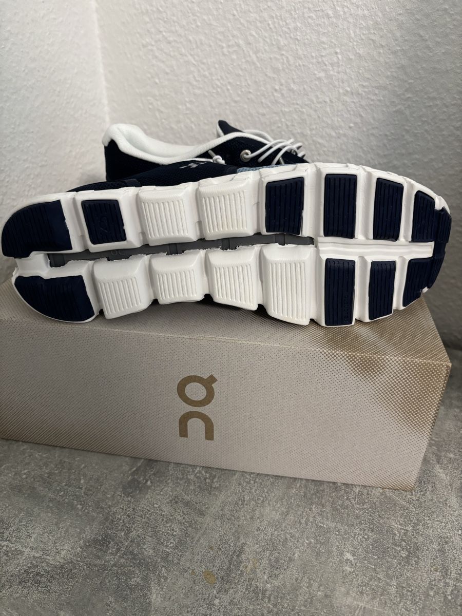 On Scarpe da uomo: On Cloud 5 – Hellblau/Dunkelblau EU 43 – Nuovo e nell'imballaggio originale da Luzern venduto da luzernbiregg 1