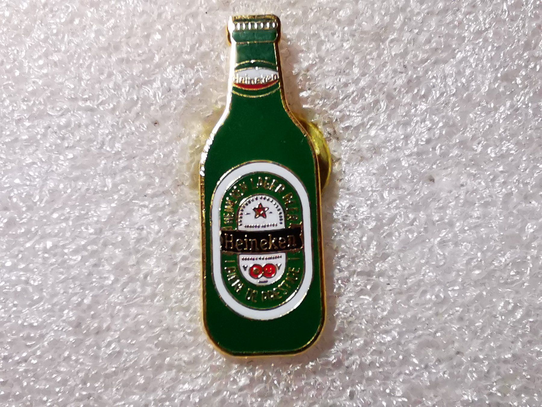 Plaketten & Abzeichen: Ansteckpin 48: Heineken Bier – Gebraucht aus Oppligen von Pin-Fall-Shop