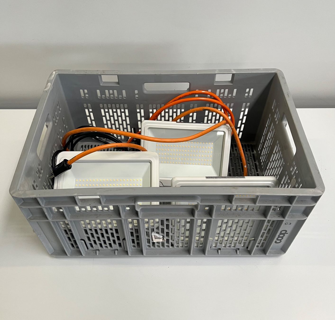 Fari: Posten 3x AYCE LED-Flutlichtstrahler / Scheinwerfer – Usato da Wangen an der Aare venduto da TBYN 5