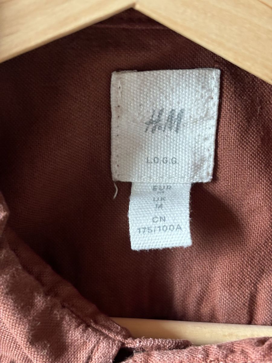 H&M Camicie: H&M red shirt (size M) – Usato da Colombier VD venduto da jaredein 1