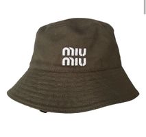 Miu Miu Fischerhut khaki mit Logo neuwertig