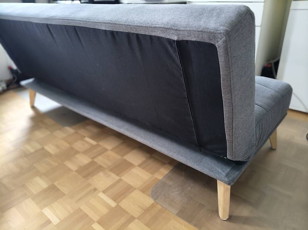 Divani: Modernes Klappsofa/Schlafsofa Grau mit Holzfüssen – Usato da Adliswil venduto da ro0ter 4