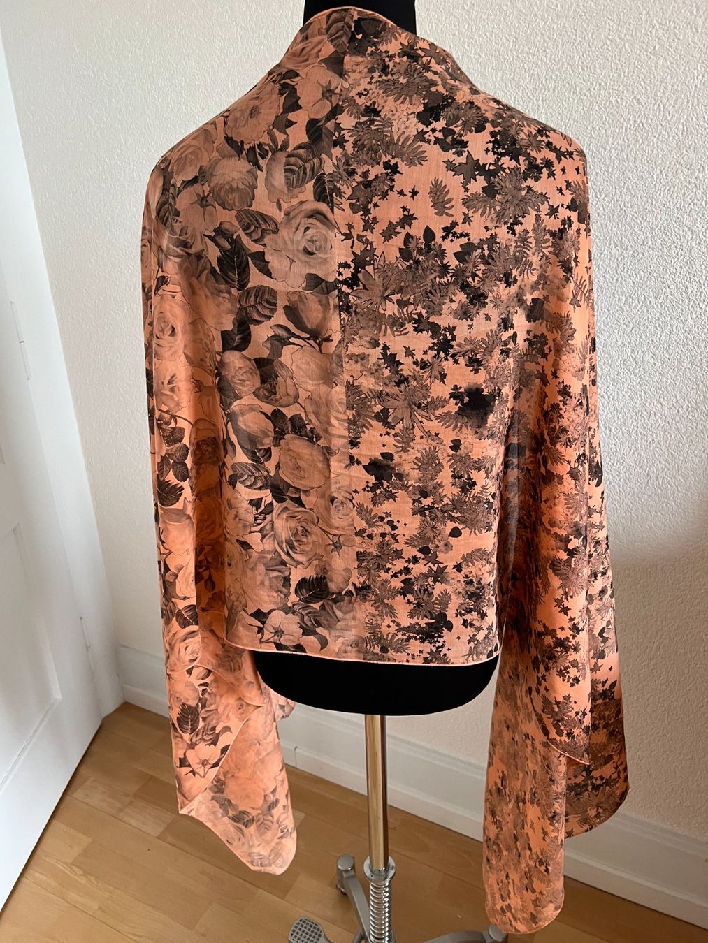 Colora Foulard & Sciarpe: Colora Schal, 35% Seide, Lachs, NEU – Nuovo e nell'imballaggio originale da Worb venduto da farben20zauber 2