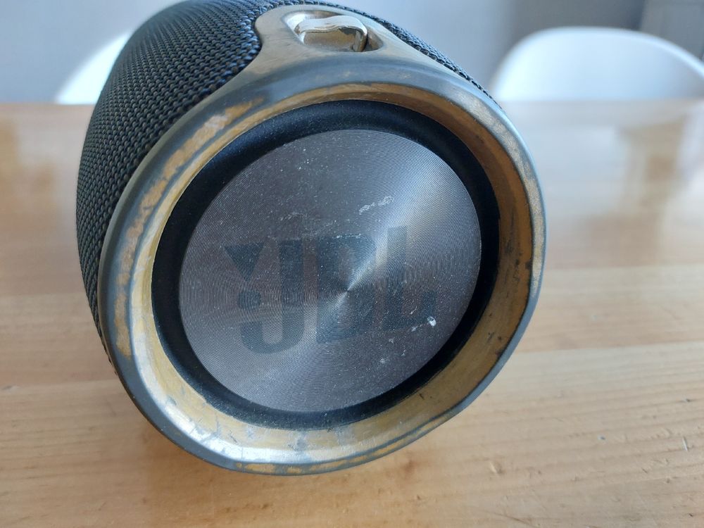 JBL Extreme, tönt super, Akku lädt nicht mehr Kaufen auf Ricardo