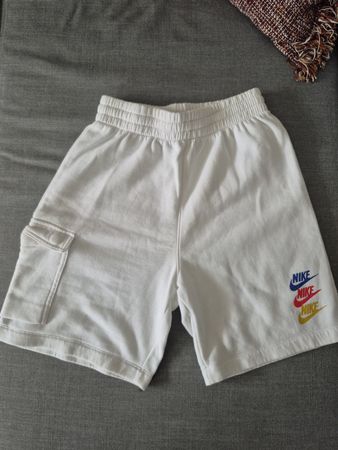 Shorts Nike blanc taille XL 158-170 cm si pour femme S/M