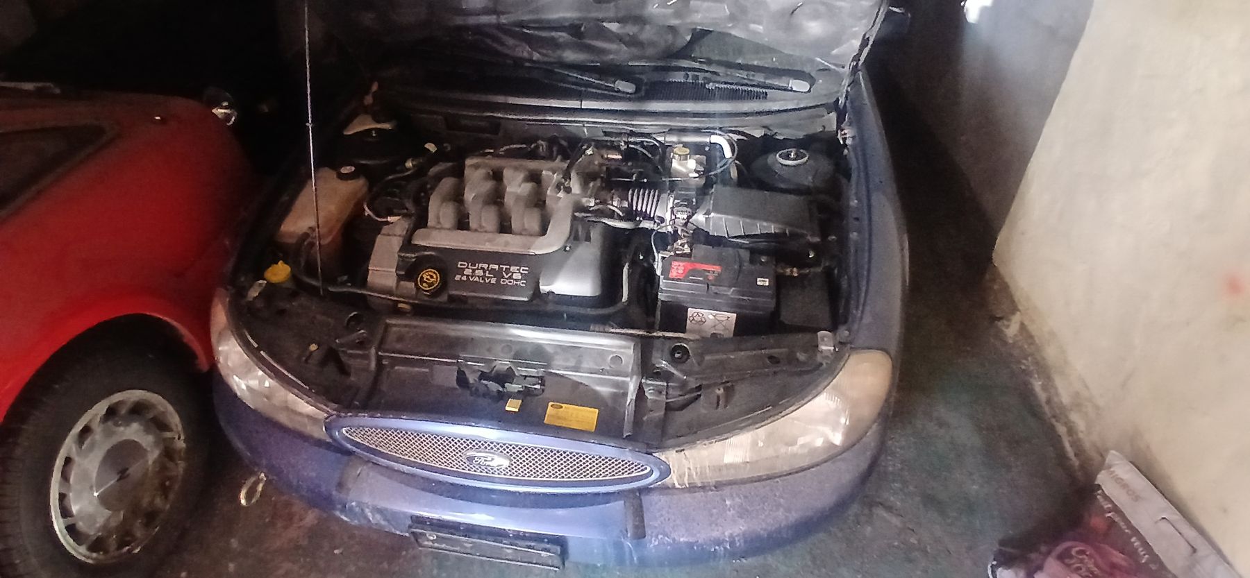 Ford Automobili: 2000 Ford Mondeo V6 – Difettoso da Martigny venduto da VGRacing 4