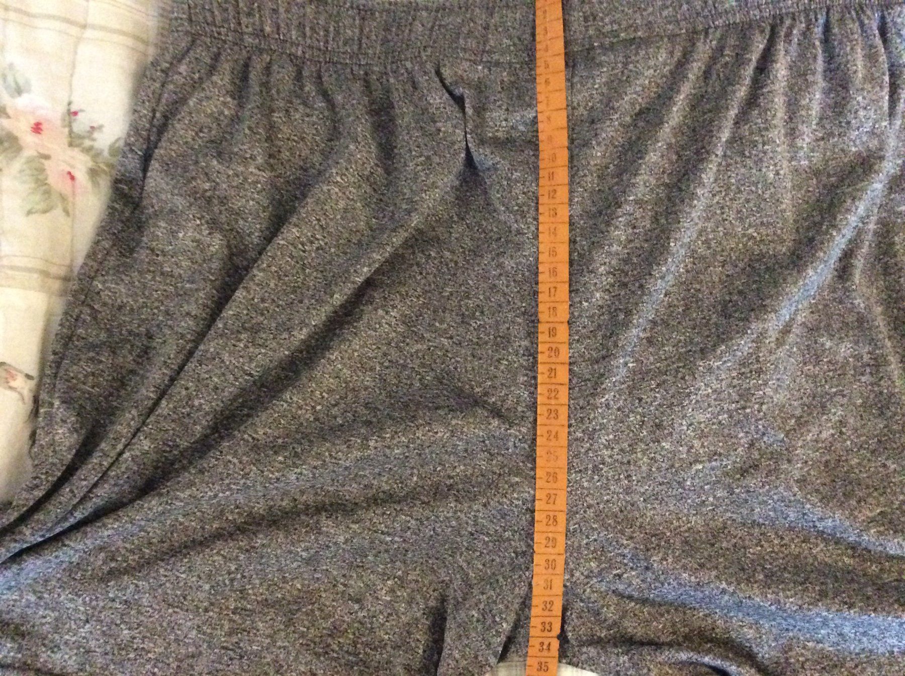 Pantaloni: Kurze Turnhose Grau WorkOut Gr. 160 – Usato da Winterthur venduto da Kristiinag 1