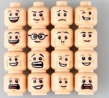 16 têtes de rechange pour figurines