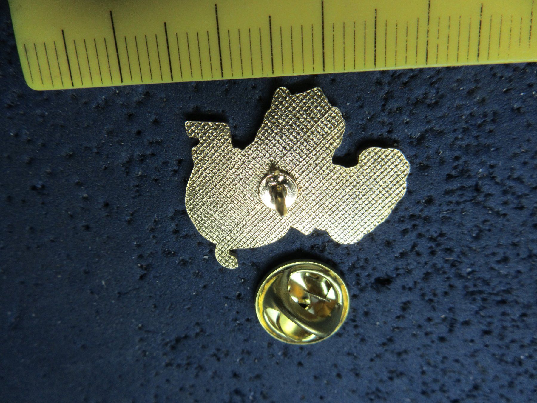 Swiss Plaketten & Abzeichen: JOWA OMA-TORTE PIN – Gebraucht aus Ettingen von Hausi4711 1