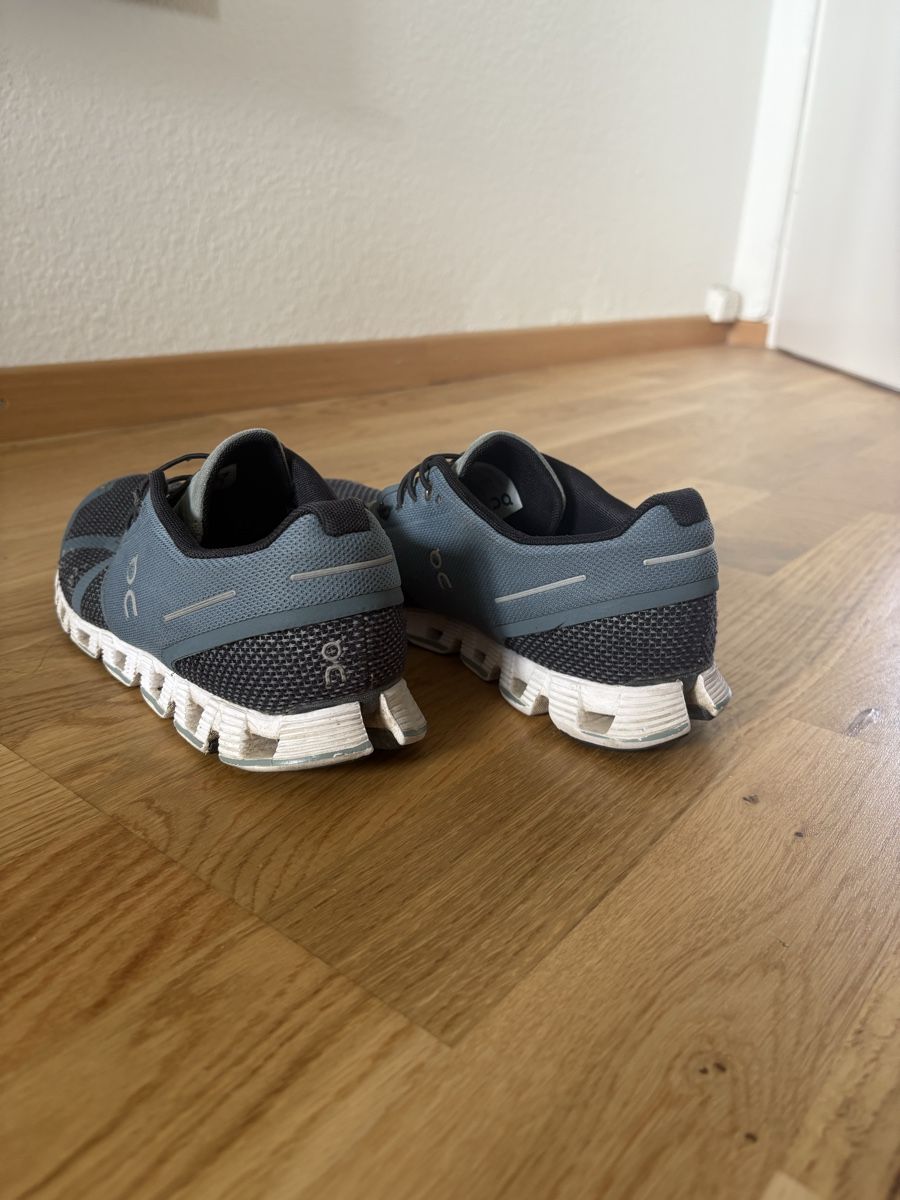 Scarpe da donna: On cloud running shoes – Usato da Zürich venduto da nin_8h72 2