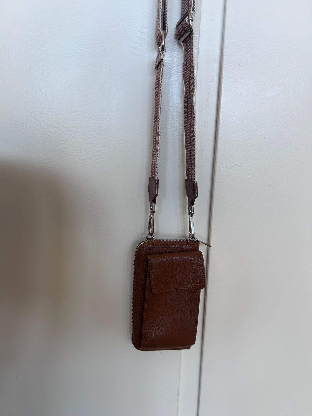 Borse da donna: Tasche/Geldbeutel braun mit Gurt – Usato da Wichtrach venduto da cin_2hjk