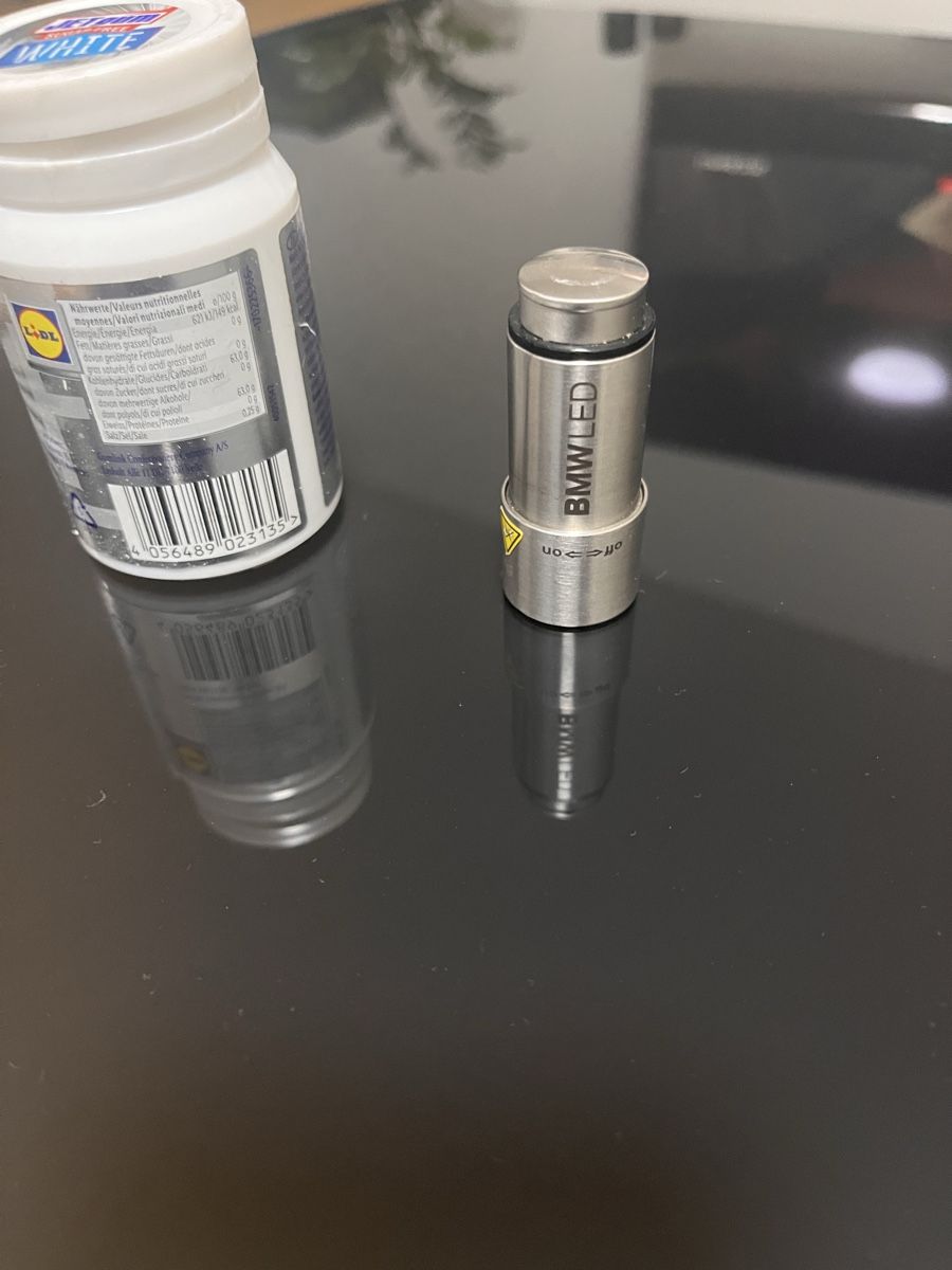 Lampade: Kleine lampe BMW – Usato da Embrach venduto da Marushin 1