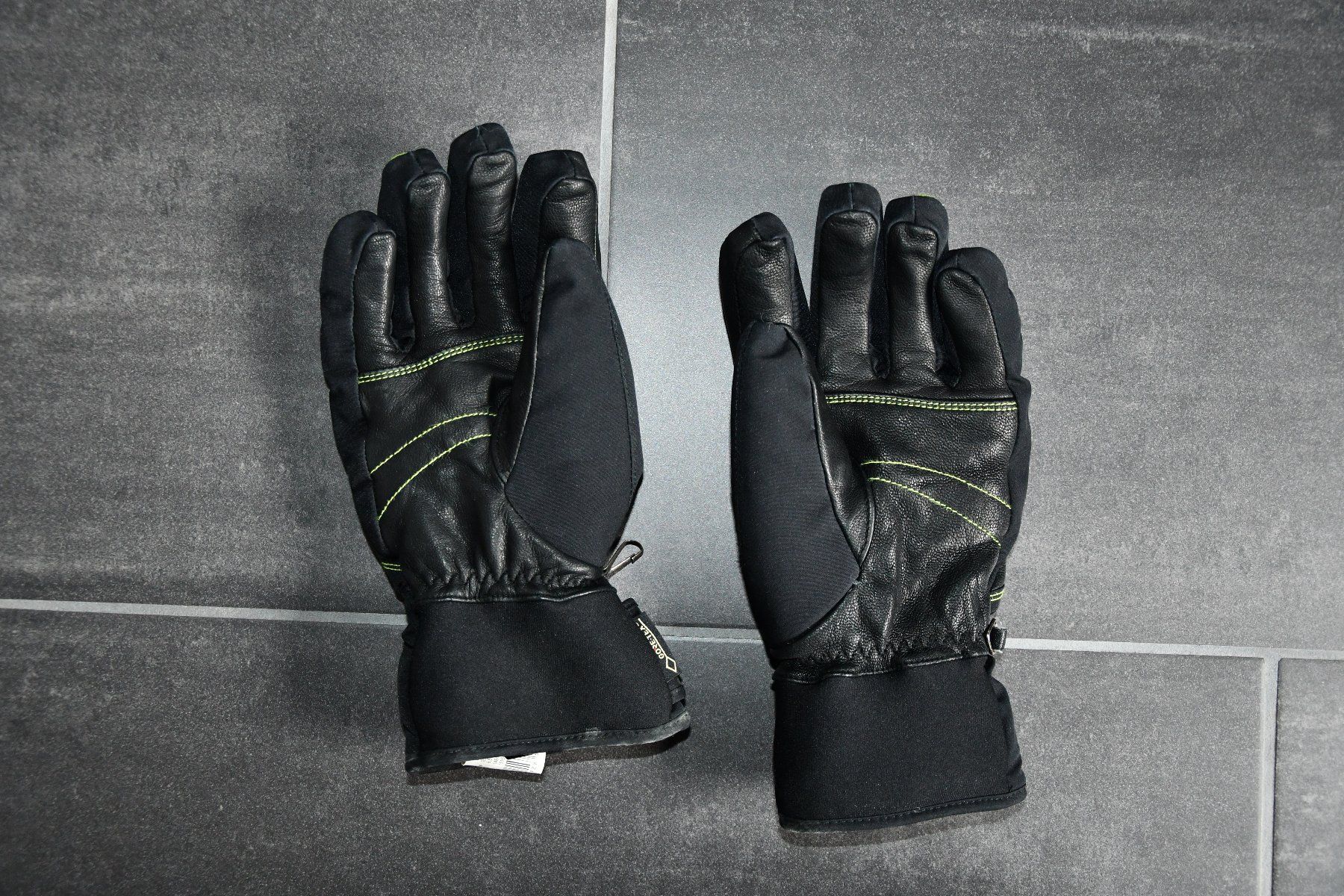 Ziener Guanti & manicotti: Handschuhe, Ziener, Gr. 8.5, Neu – Nuovo e nell'imballaggio originale da Sins venduto da dsto 1