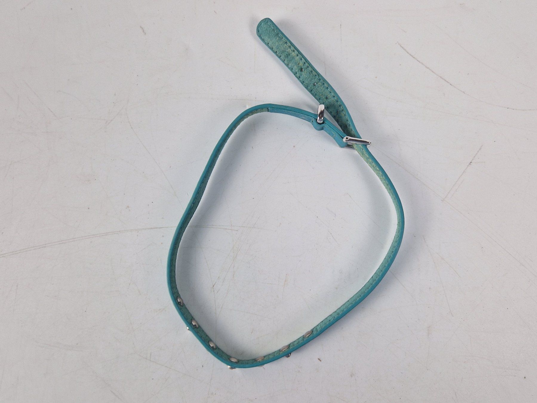 Bracciali & Braccialetti: Türkisfarbenes Armband aus Kunstleder – Usato da Muhen venduto da Restwert_Muhen 1