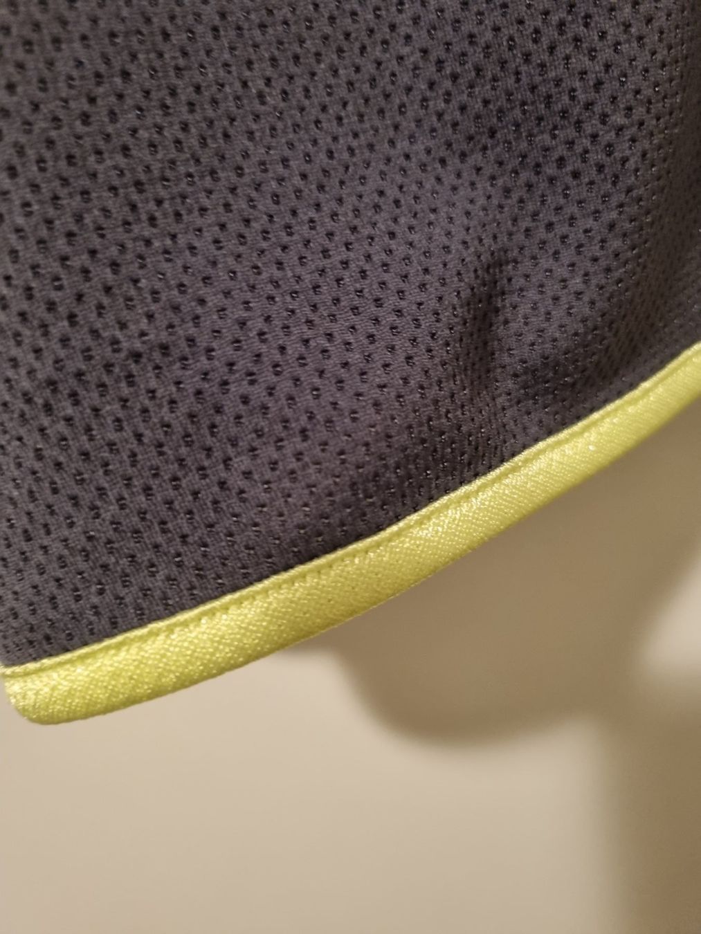 Pantaloni: Under Armour Shorts Sporthose Gr. M – Nuovo (secondo la descrizione) da Wolfwil venduto da s.ara_c 2