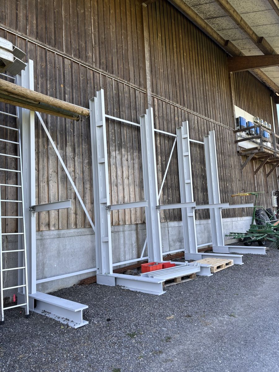 Regale: Sehr Massives Kragarmregal – Gebraucht aus herisau von A.B_Handels