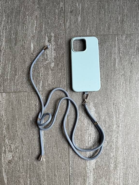 Coques & Protection écran: Zubehör für iPhone 15Pro Max – D'occasion à Basel par sandrapbsda