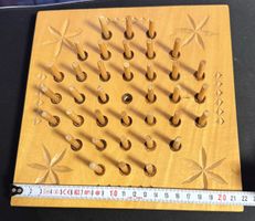 Jeu de société en bois, solitaire et jeu du moulin