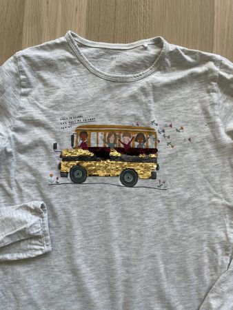 Tolles Mädchen Langarmshirt Gr.152 mit Schulbus Motiv
