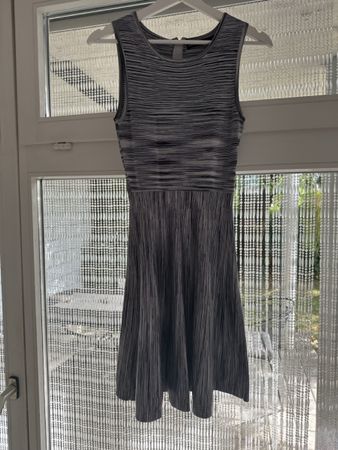 Karen Millen Kleid gestreift grau Grösse 1 neuwertig