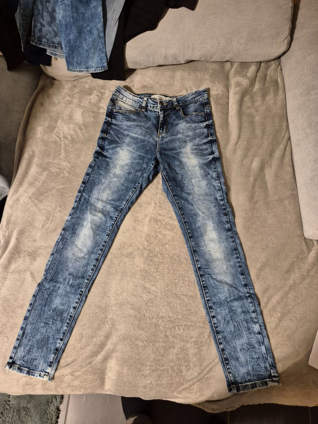 Vero Moda Jeans: VERO MODA DENIM Jeans Grösse 26/32 – Nuovo (secondo la descrizione) da Tagelswangen venduto da Daubinator7