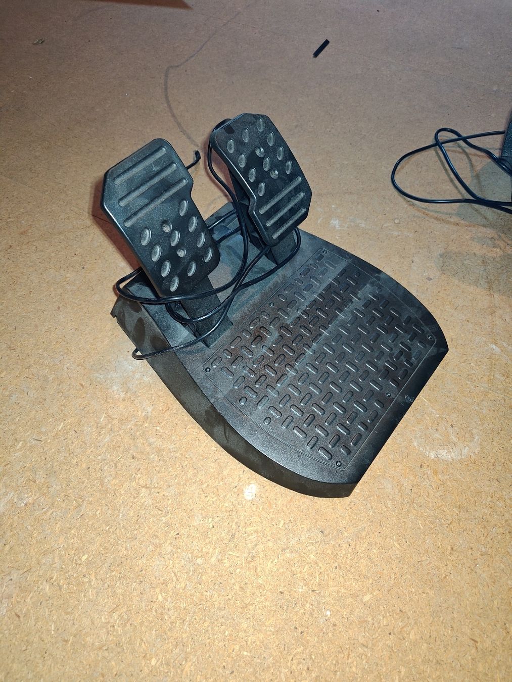 Thrustmaster Controller: Thrustmaster T150 mit Wheel Stand – Gebraucht aus Degersheim von Fabio190 1