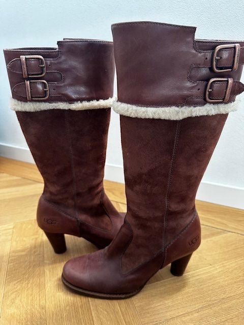 Ugg Scarpe da donna: Braune UGG Stiefel "Raya" Leder/Wildleder, Gr. 39 – Usato da Rheineck venduto da Evi170