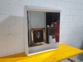 Schöner Spiegelschrank mit LED-Beleuchtung, Marke Sidler