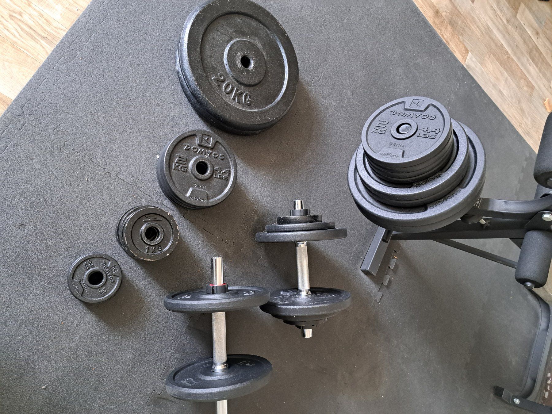 Hometrainer: Kompakte verstellbare Hantelbank – Pressbank – Usato da Lausanne venduto da Sunny_tape 1