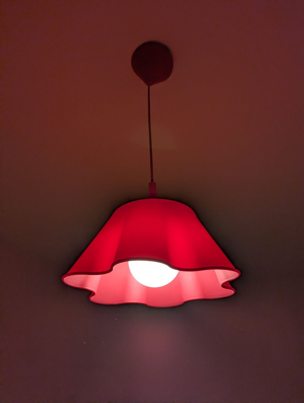 Lampadari & plafoniere: Rote/Magenta Lampe, Deckenlampe, Hängelampe – Usato da Wettingen venduto da jqa 1