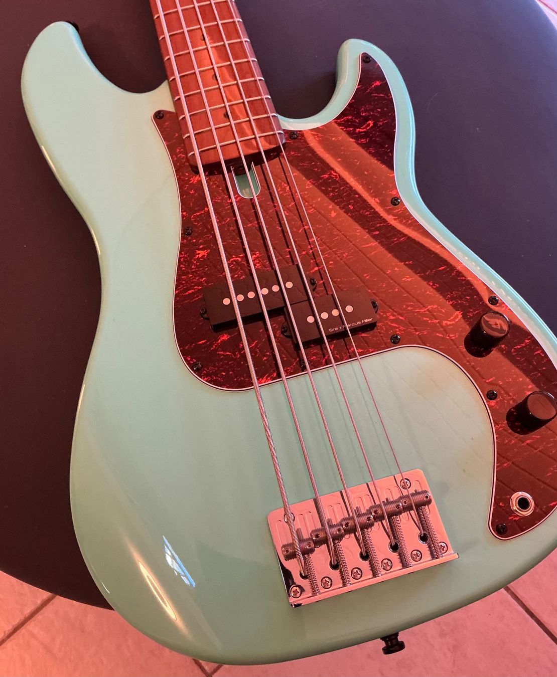 Strumenti musicali: Sire Marcus Miller E-Bass P5 Alder 5-String Mild Green – Nuovo (secondo la descrizione) da Rümlang venduto da barognoni 1