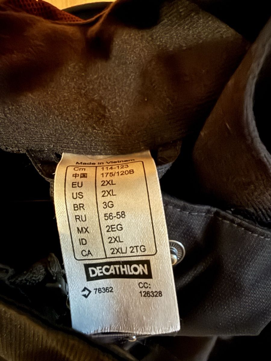 Decathlon Vestes: Regenjacke – D'occasion à Hinwil par jen_z8kr 3