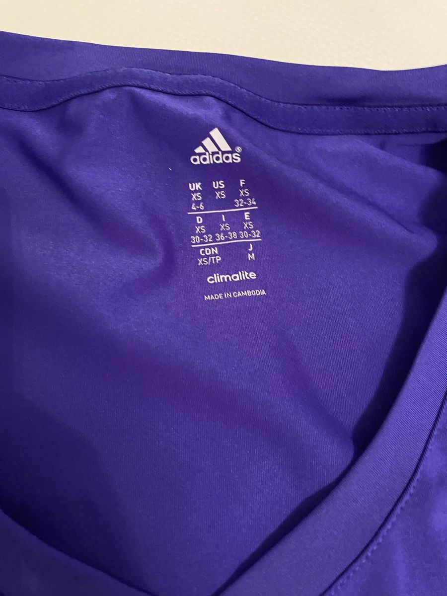Adidas Leibchen & Hosen: Adidas Triko 🌸 – Gebraucht aus Opfikon von Luis144 1