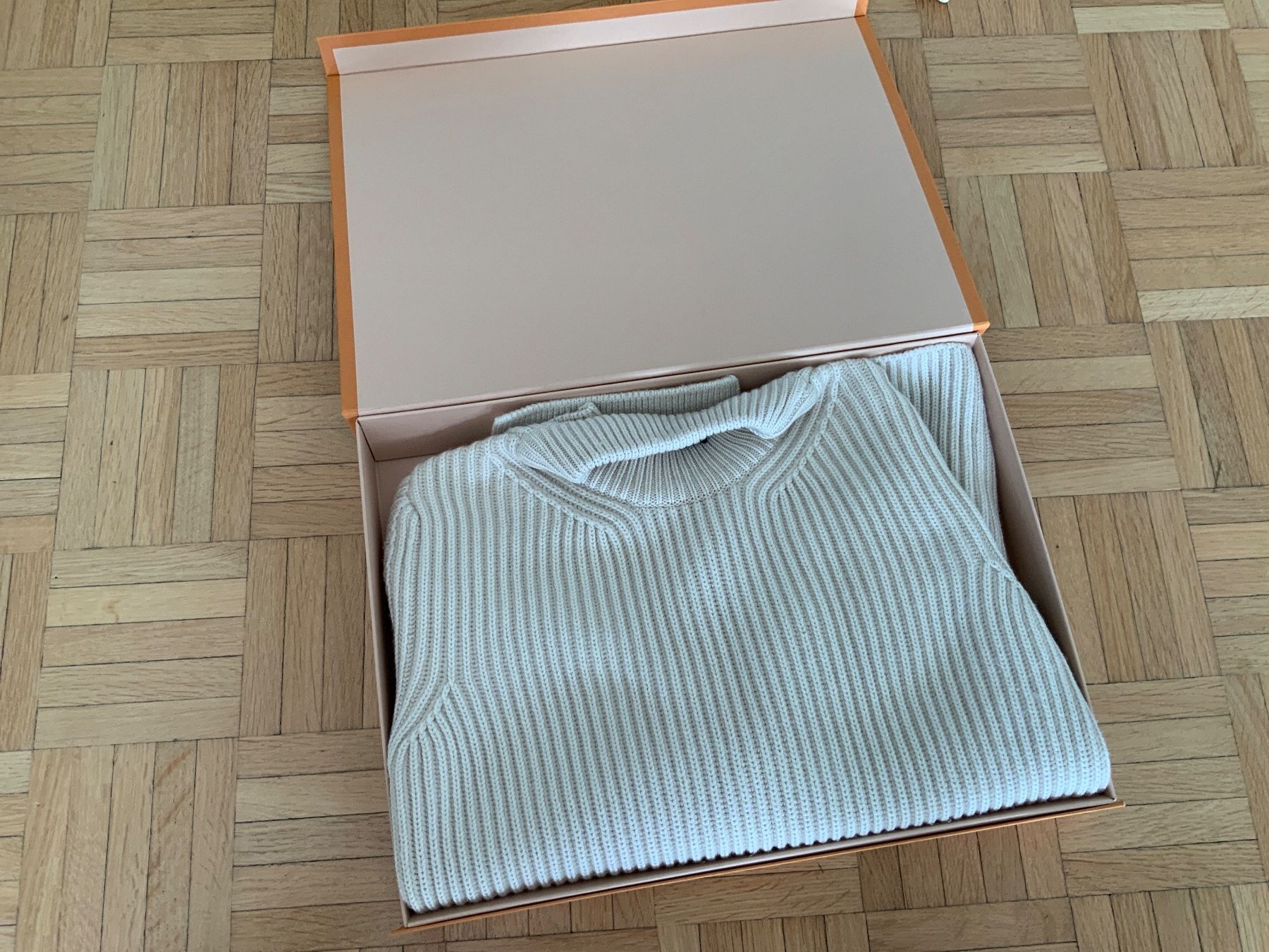 Maglioni & Felpe: Louis Vuitton Damen Pulli Gr.XS wie neu – Usato da Zollikerberg venduto da Vip-outlet 7