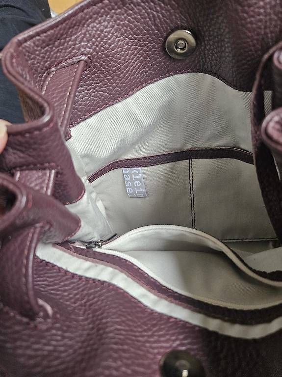 Kleinbasel Taschen für Damen: KLEIN Basel  Leder, wenig gebraucht, perfekt für d... – Gebraucht aus Luzern von han_tkb2 1