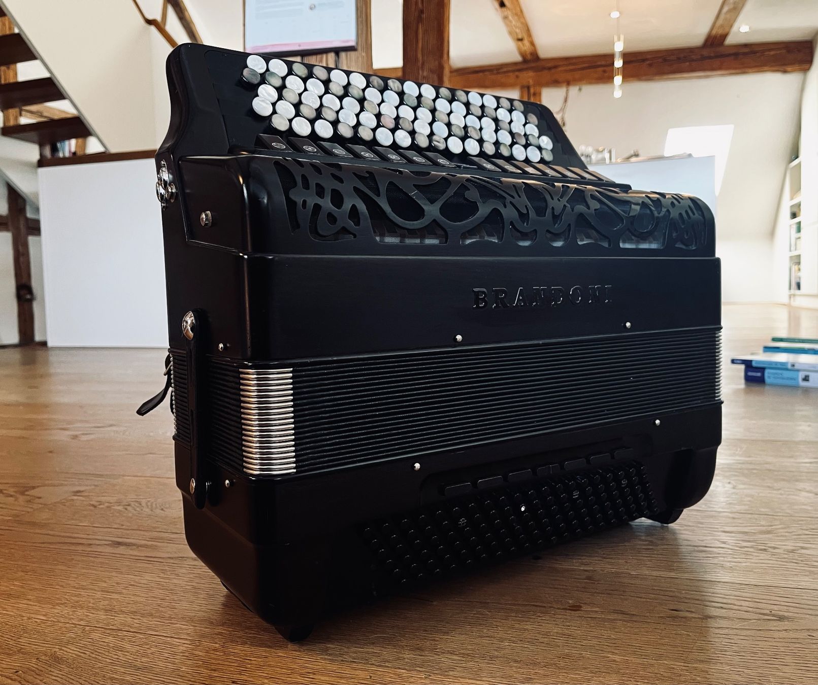 Musikinstrumente: Brandoni Mahagony 255W LI – Gebraucht aus Rapperswil SG von maminaballerina 4
