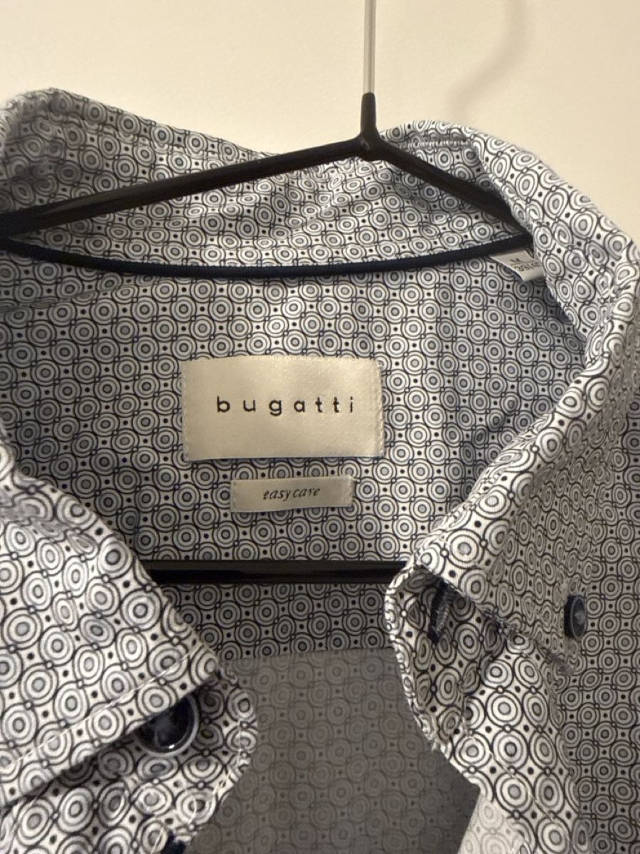 Hemden: Bugatti Hemd Herren Grösse M Easy Care – Gebraucht aus Bern von fab_tx65