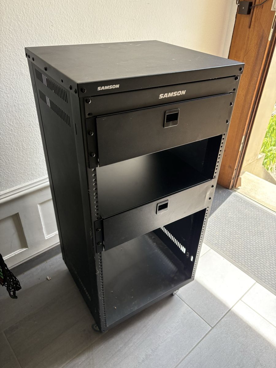 Racks & Supports: Samson Rackgehaeuse mit Schubladen – D'occasion à Basel par tobitobsenbasel