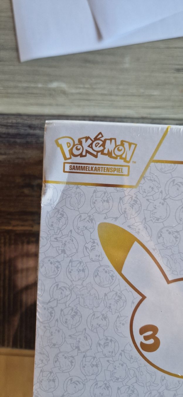 Pokémon Carte collezionabili: Pokemon Top-Trainer-Box 30th anniversary  – Nuovo (secondo la descrizione) da Schleitheim venduto da PokePoe 2