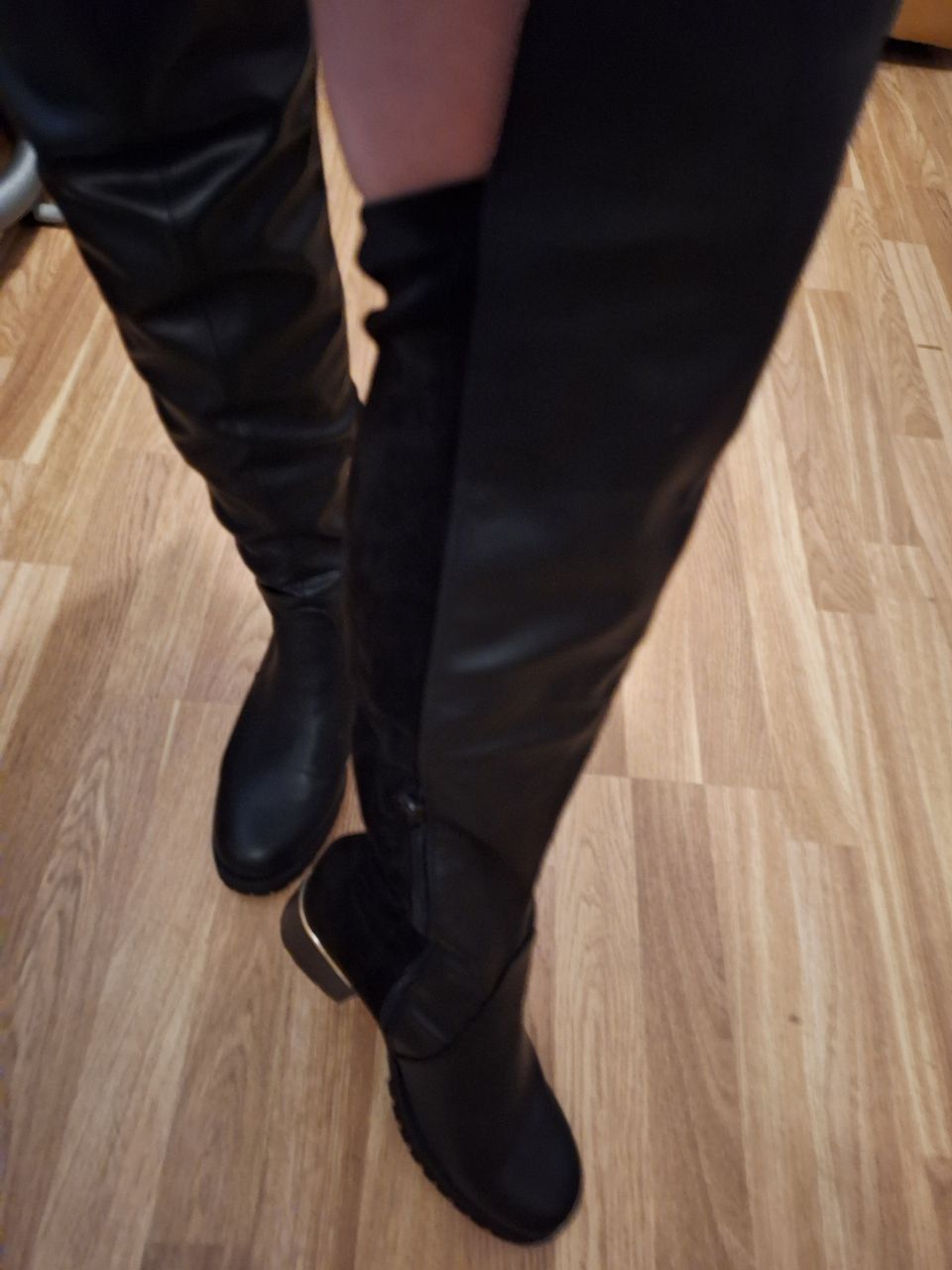 Scarpe da donna: Nouvelles bottes d'automne – Nuovo (secondo la descrizione) da Bassecourt venduto da dar_c72c 1