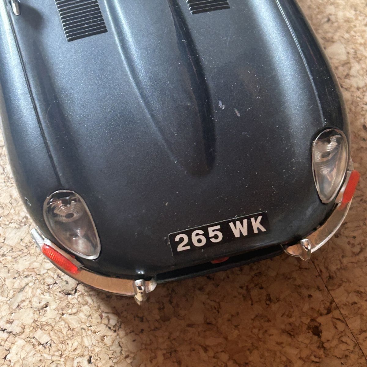 Jaguar Modellini d'auto: Modellauto jaguar dunkelgrau – Usato da Laufen venduto da Bellavitaboom 1