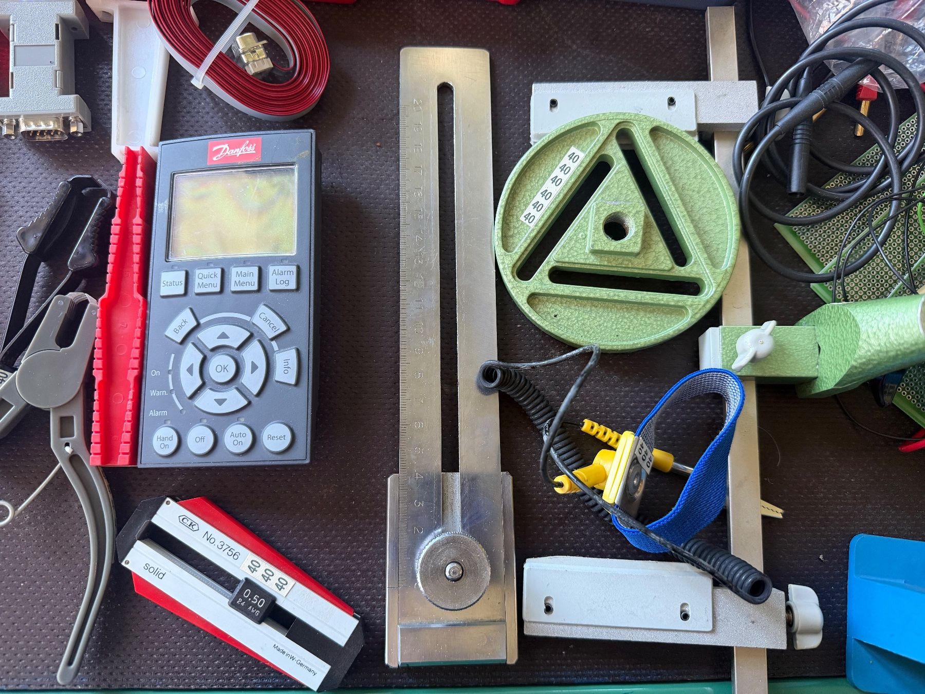 Spine: Posten diverse Elektroartikel – Usato da Necker venduto da liq24 2
