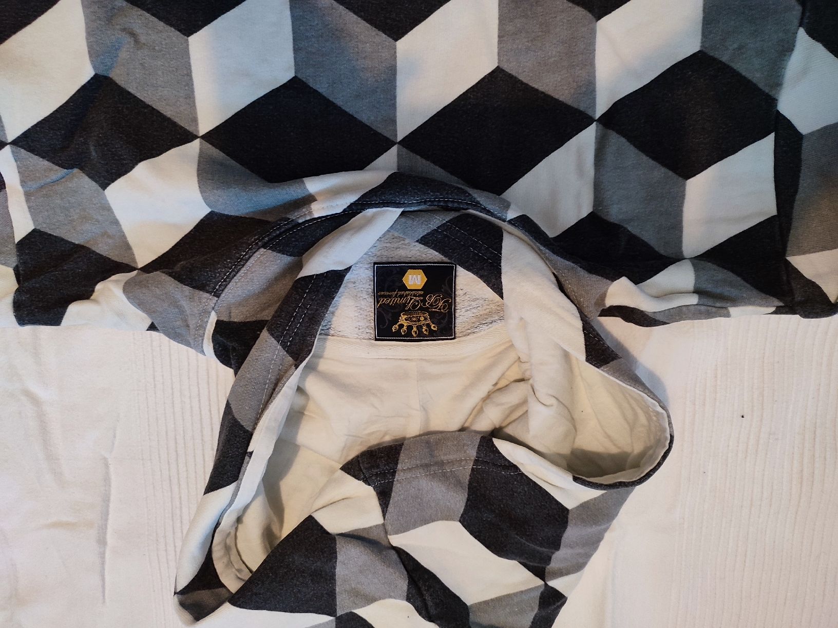 Pulls & Sweat-shirts: Pullover – D'occasion à Ascona par Artik3 1