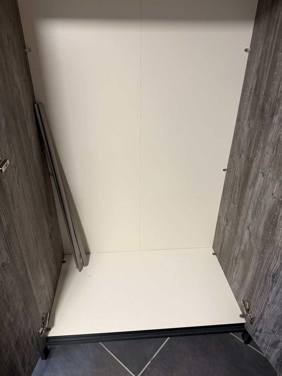 Armadi: Schrank Holz und Metall – Usato da Biel/Bienne venduto da ste_lzc7 2